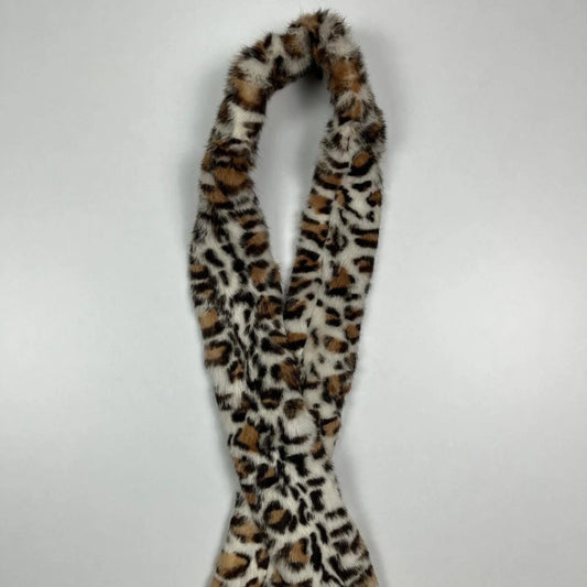 Cachecol em pelo tigre