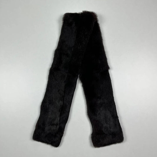 Cachecol preto em pelo